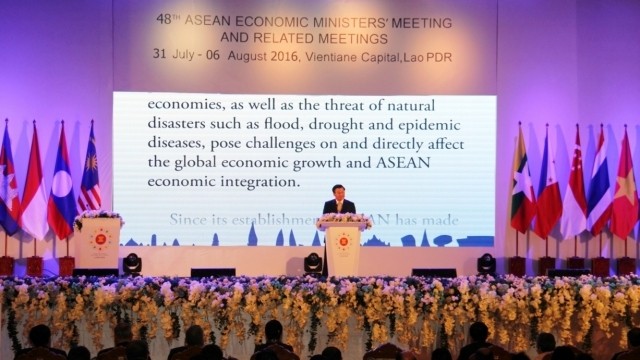 Pembukaan Konferensi ke-48 Menteri Ekonomi ASEAN di Laos - ảnh 1