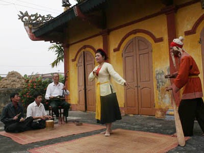 Kelub opera Cheo di desa Khuoc membawa seni opera Cheo di semua daerah - ảnh 1