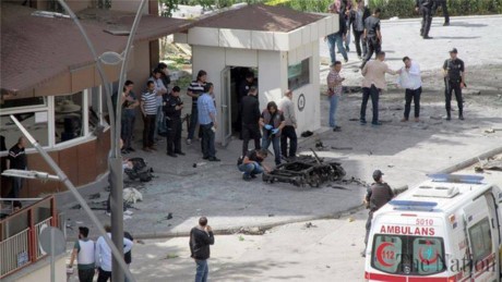 Turki: Serangan  bom bunuh diri di kota  dekat perbatasan Suriah - ảnh 1