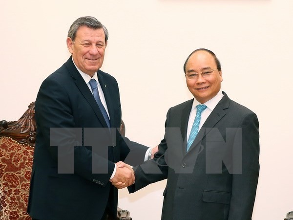PM Nguyen Xuan Phuc menerima Menlu Uruguay, Rodolfo Nin Novoa - ảnh 1