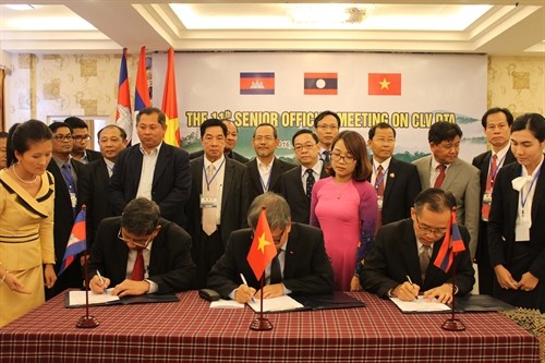 Memperhebat kerjasama ekonomi antara tiga negara Vietnam-Laos-Kamboja sampai tahun 2030 - ảnh 1