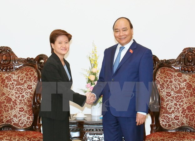 PM Vietnam, Nguyen Xuan Phuc menerima para Dubes Singapura dan  Kamboja - ảnh 1