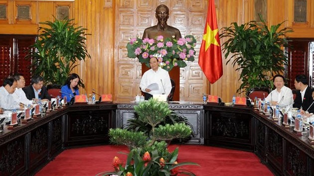 PM Vietnam, Nguyen Xuan Phuc mengadakan temu kerja dengan pimpinan provinsi An Giang  - ảnh 1