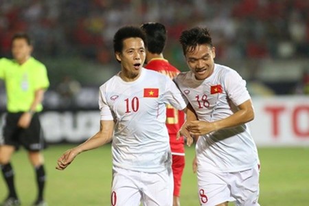 Tim seleksi Sepak Bola Vietnam menang dalam pertandingan pertama di AFF Suzuki Cup -2016 - ảnh 1