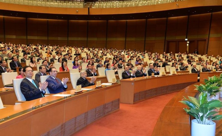 Para pemilih  seluruh  negeri memberikan apresiasi terhadap hasil persidangan ke-2 MN Vietnam angkatan XIV - ảnh 1