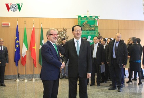 Presiden Vietnam, Tran Dai Quang bertemu dengan Walikota Kota Milan dan Ketua Kawasan Lombardia - ảnh 2
