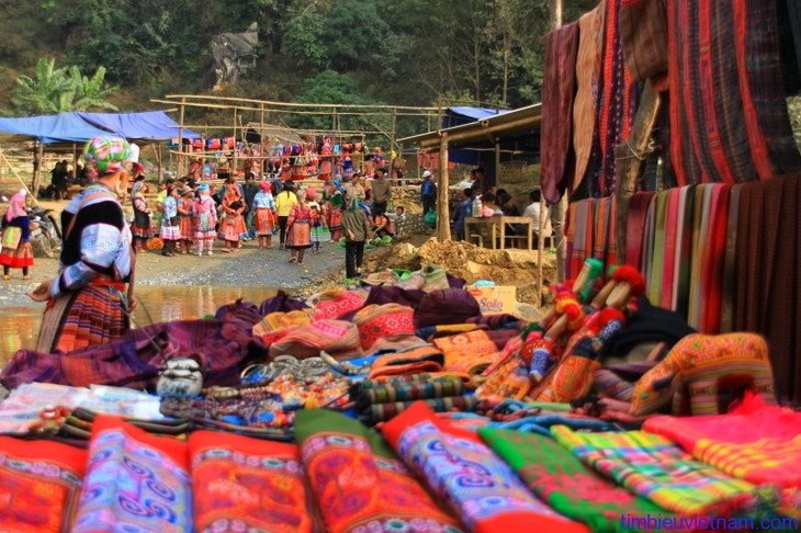 Warna-warni dari pasar-pasar Vietnam - ảnh 2
