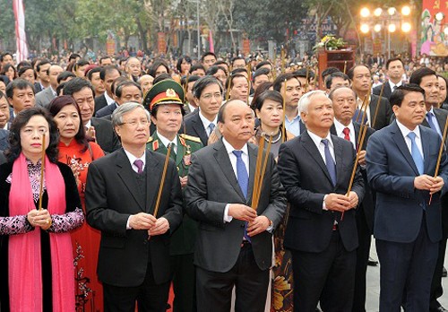 PM Vietnam, Nguyen Xuan Phuc menghadiri Pesta Bukit Dong Da - ảnh 1