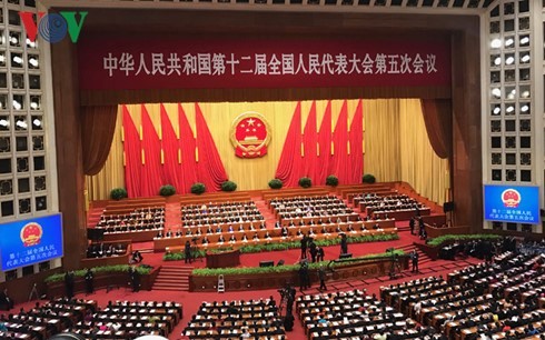 Penutupan Persidangan ke-5 Majelis Nasional Rakyat Tiongkok Angkatan XII - ảnh 1