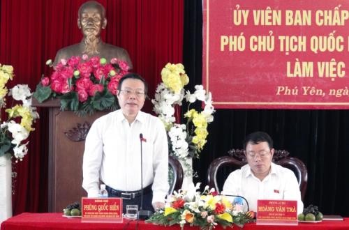 Wakil Ketua MN Vietnam, Phung Quoc Hien mengadakan temu kerja di provinsi Phu Yen - ảnh 1