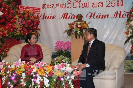 Pimpinan kota Ho Chi Minh mengucapkan selamat Hari Raya Tahun Baru Tradisional Bun Pi May - ảnh 1