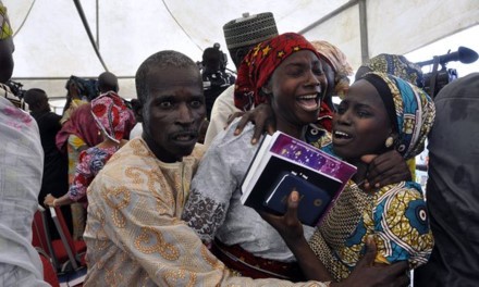 Kelompok teroris Islam Boko Haram membebaskan 82 orang siswa perempuan - ảnh 1