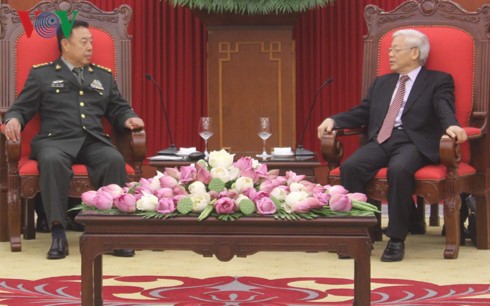 Pemimpin  Partai dan Negara Vietnam menerima Wakil Ketua Komisi Militer Sentral Tiongkok, Fan Changlong - ảnh 1