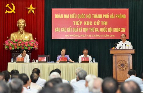 PM Vietnam, Nguyen Xuan Phuc melakukan kontak dengan para pemilih kota Hai Phong - ảnh 1