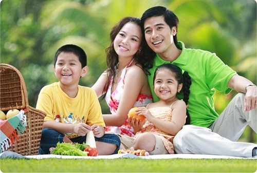 Banyak aktivitas memperingati Hari Keluarga Vietnam (28 Juni) diadakan di Vietnam - ảnh 1