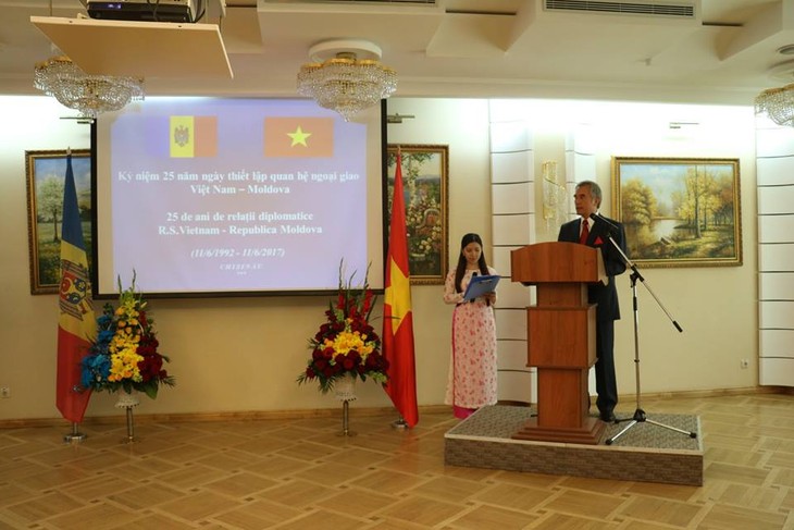 Memperingati ultah ke-25  hari penggalangan hubungan diplomatik antara Vietnam dan Moldova - ảnh 1