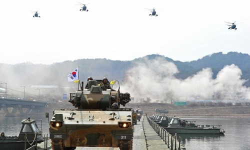 Republik Korea melakukan latihan mobilisasi perang  tahunan - ảnh 1