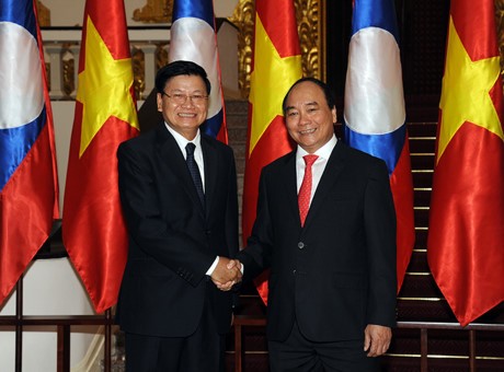 Menjaga dan memupuk hubungan Vietnam-Laos adalah tanggung jawab dari generasi muda dari dua negeri - ảnh 1