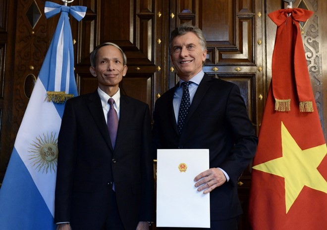 Presiden Argentina, Mauricio Macri memberikan apresiasi tinggi terhadap prestasi ekonomi Vietnam - ảnh 1