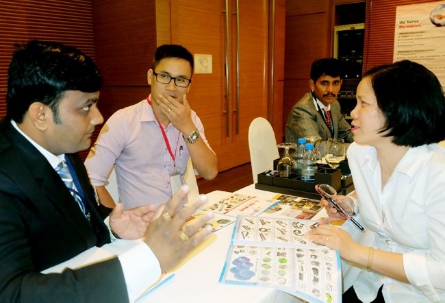 India mencari peluang memperhebat ekspor mesin dan peralatan tekstil ke Vietnam - ảnh 1