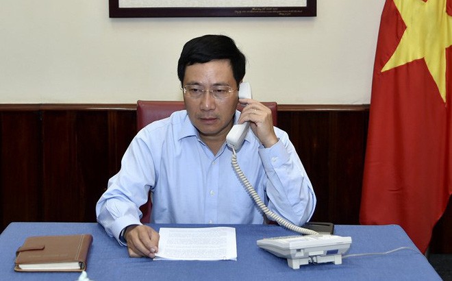 Deputi PM, Menlu Vietnam, Pham Binh Minh mengadakan pembicaraan telepon  dengan Menlu Indonesia, Retno Marsudi - ảnh 1