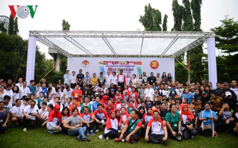 Hari Keluarga ASEAN  berlangsung secara bergelora di Thailand - ảnh 1