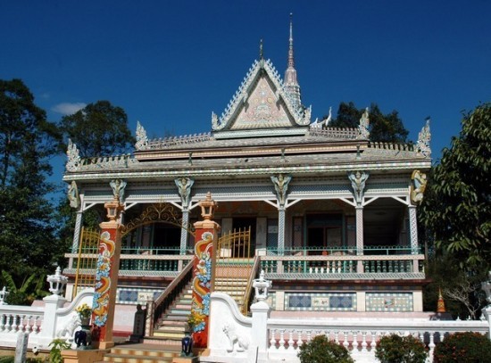 Mengunjungi beberapa pagoda di provinsi Soc Trang - ảnh 1