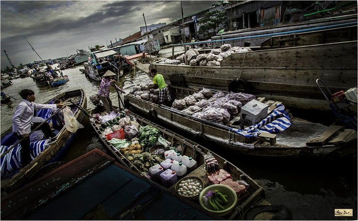 Pasar terapung Nga Nam kaya dengan budaya air daerah dataran rendah sungai Mekong - ảnh 3