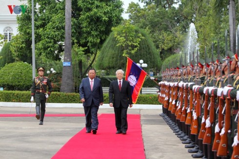 Hubungan istimewa Vietnam-Laos  selama-lamanya  berkembang secara mantap - ảnh 1