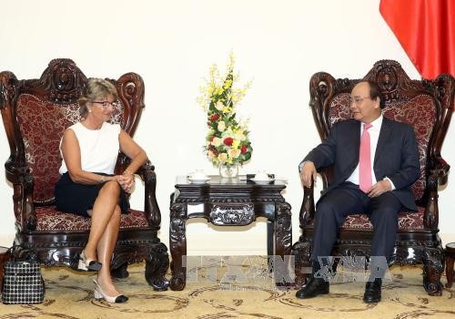 PM Vietnam, Nguyen Xuan Phuc menerima Dubes Spanyol untuk Vietnam, Maria Jeus Figa Lopez-Palop  - ảnh 1