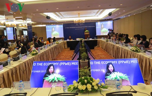Pembukaan Forum Kaum Wanita dan Ekonomi APEC-2017: Memperkuat integrasi dan meningkatkan pemberdayaan ekonomi kaum wanita - ảnh 1