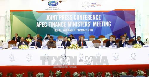 Jumpa pers untuk mengumumkan hasil Konferensi Menteri Keuangan APEC - ảnh 1