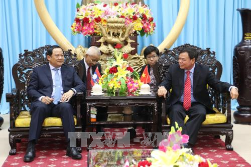 Deputi PM Laos, Sonexay Siphandone melakukan kunjungan kerja di provinsi Ben Tre - ảnh 1