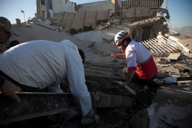 Gempa bumi di  kawasan perbatasan Iran-Irak: Iran mengakhiri pertolongan, berfokus mengatasi akibat musibah - ảnh 1
