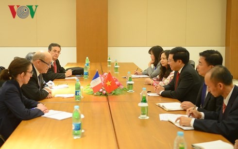 Deputi PM, Menlu Vietnam, Pham Binh Minh mengadakan  pertemuan bilateral dalam rangka Konferensi ke-13 Menlu ASEM - ảnh 1