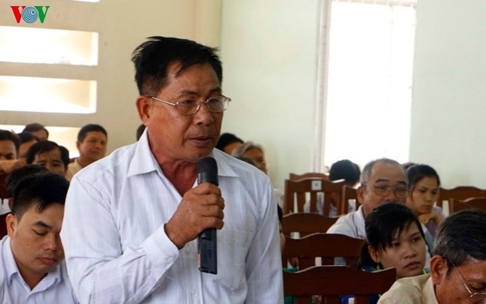 Ketua Pengurus Besar Front Tanah Air Vietnam melakukan kontak dengan para pemilih  kota Can Tho - ảnh 1