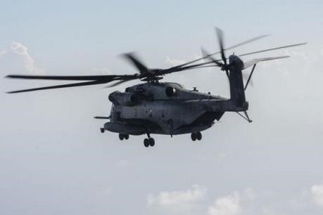 Okinawa  mengesahkan keputusan  menuntut  supaya menghentikan  aktivitas-aktivitas terbang dari pasukan AS - ảnh 1