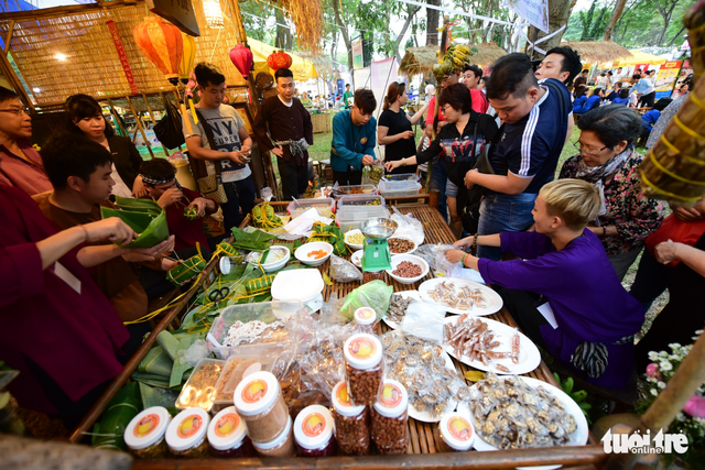 Pembukaan Festival ke-12  Kuliner masakan-masakan enak dari  berbagai negara - ảnh 1