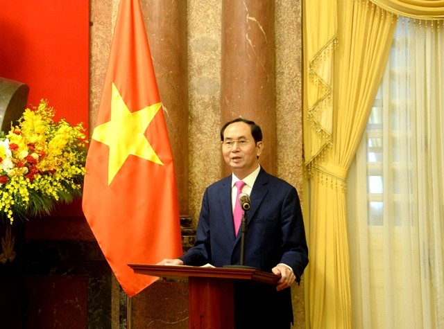 Presiden Vietnam, Tran Dai Quang  mengadakan pertemuan  dengan para pejabat Liga Pemuda yang terkemuka dan tipikal yang menerima penghargaan Ly Tu Trong tahun 2018 - ảnh 1