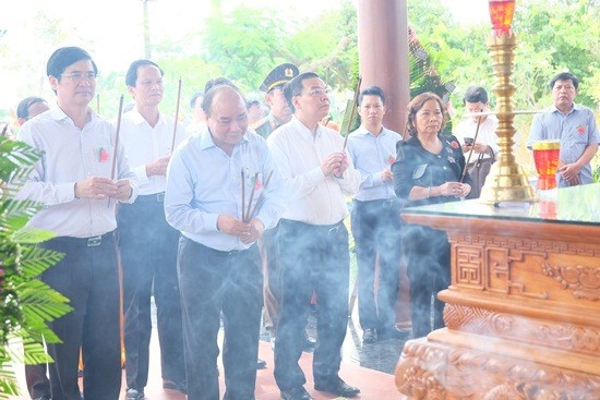 PM Viet Nam, Nguyen Xuan Phuc menghadiri upacara peringatan HUT ke-71Hari Prajurit Penyandang Disabilitas dan Martir (27/7)  - ảnh 1