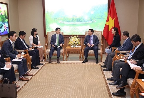 Deputi PM Viet Nam, Vuong Dinh Hue meminta kepada Lotte  supaya memperhatikan distribusi produk-prouduk OCOP - ảnh 1