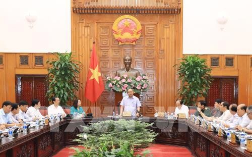 PM Viet Nam, Nguyen Xuan Phuc mengadakan temu kerja dengan para pemimpin Propinsi Lang Son - ảnh 1