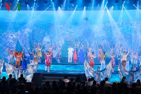 Pembukaan Program kesenian  Carnaval Ha Long 2019 di Provinsi Quang Ninh - ảnh 1