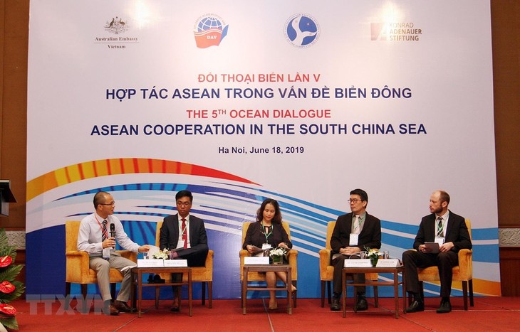 Mencari solusi mendorong kerjasama ASEAN dalam  masalah Laut Timur - ảnh 1