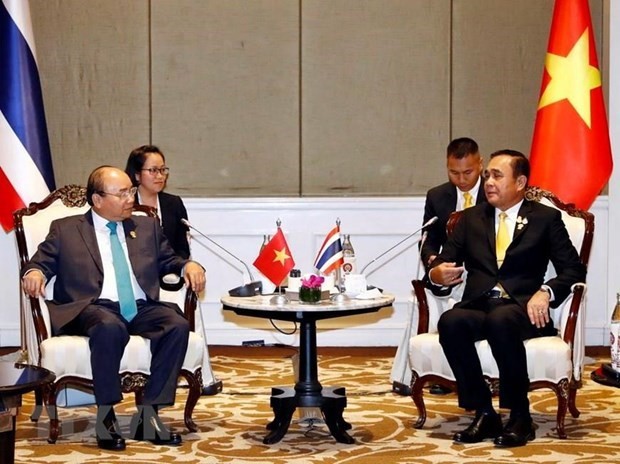 PM Viet Nam, Nguyen Xuan Phuc bertemu dengan  PM Thailand dan pemimpin negara-negara ASEAN - ảnh 1
