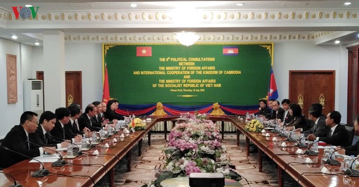 Pembukaan Konsultasi Politik  Viet Nam-Kamboja kali ke-6 - ảnh 1