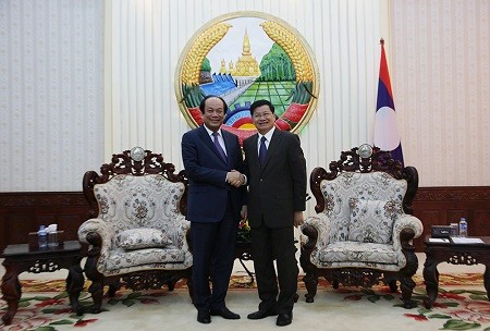 Memperkuat  kerjasama antara Kantor Pemerintah Viet Nam dan Laos - ảnh 1