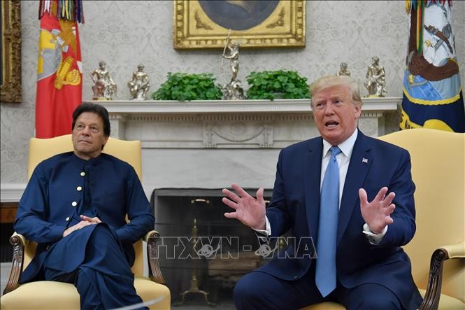 Pemimpin AS dan Pakistan membahas cara  menghentikan perang di Afghanstan - ảnh 1