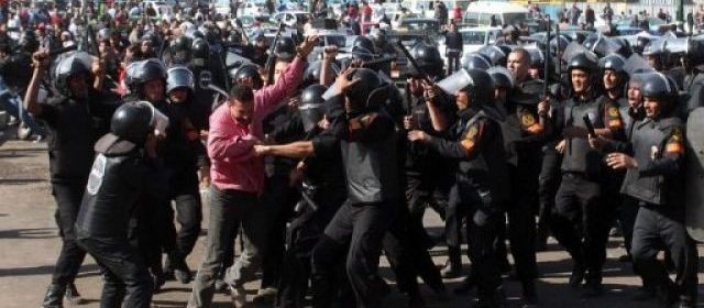Egypte: heurts entre police et manifestants place Tahrir - ảnh 1
