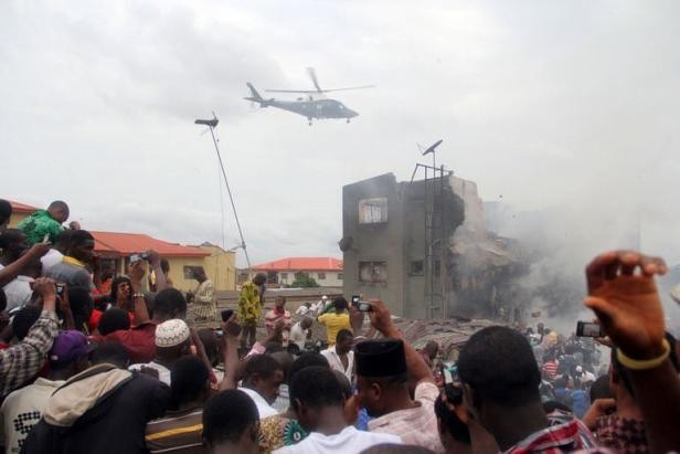 Crash d'avion à Lagos : 153 morts - ảnh 1